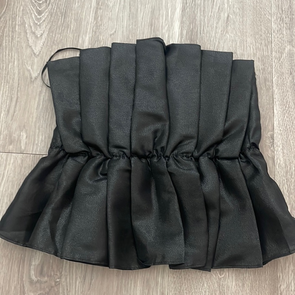 Strapless black top